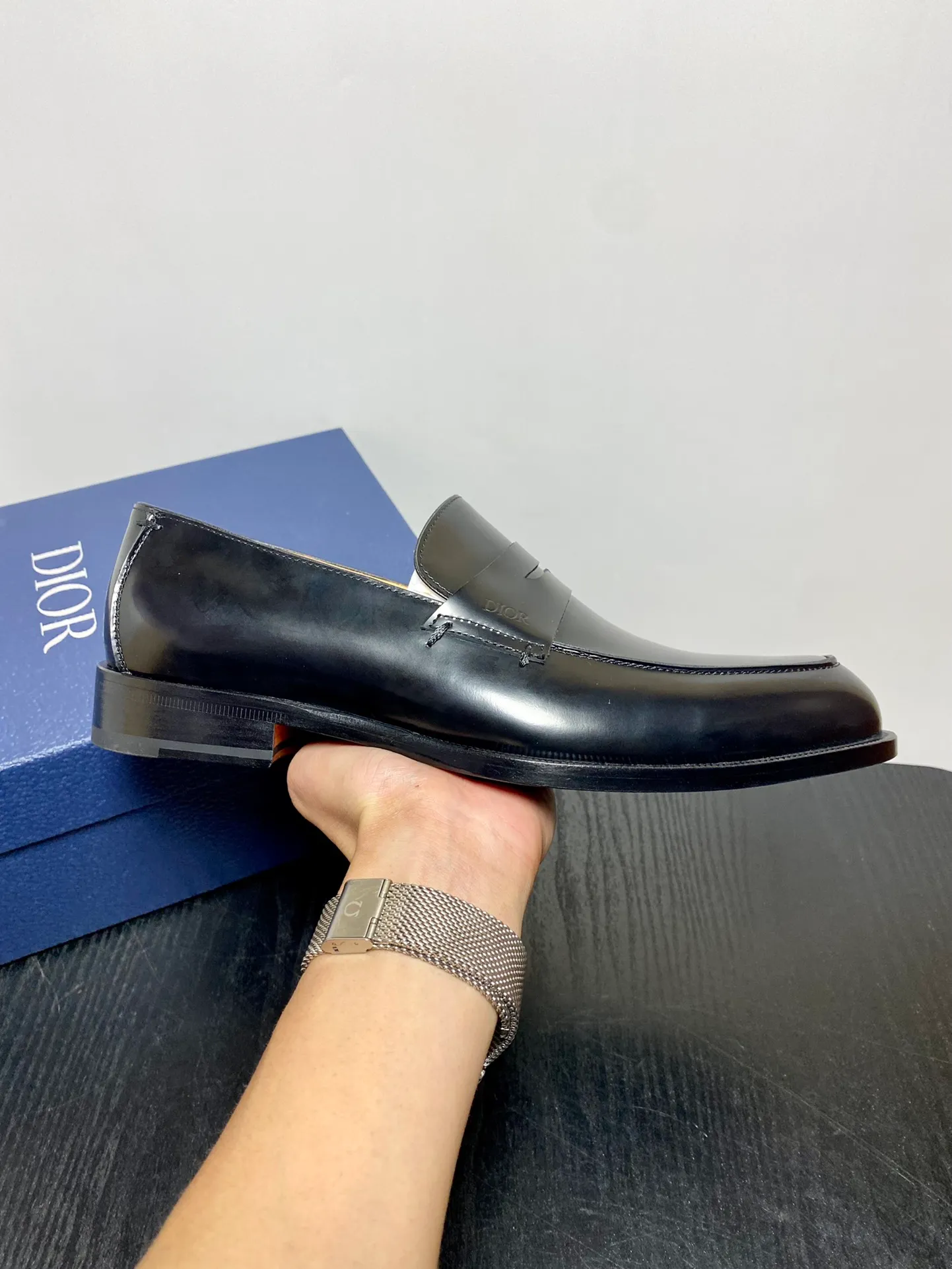 Men's shoes 💰960 Dior Derby shoes | Genuine leather sole formal leather shoes | Carefully crafted with open-edge beaded cowhide | Water-dyed cowhide lining | With classic lace-up closure | Exquisite embossed brand logo on the side | Glossy stacked heel design enhances style | Can be matched with formal or casual looks Size: 39-44 (customized at 38.45.46)